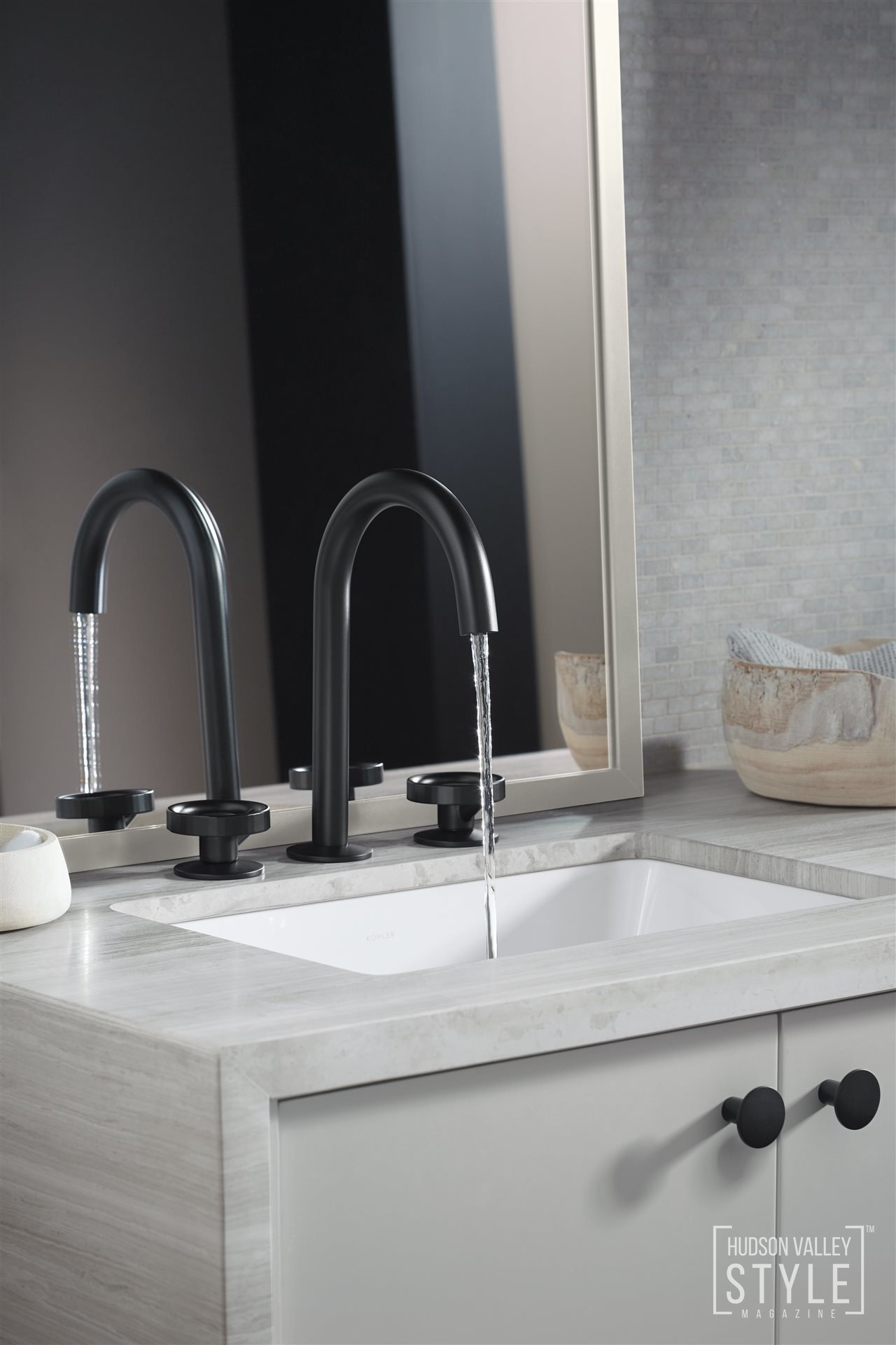 5 simple ways to customize a bathroom space