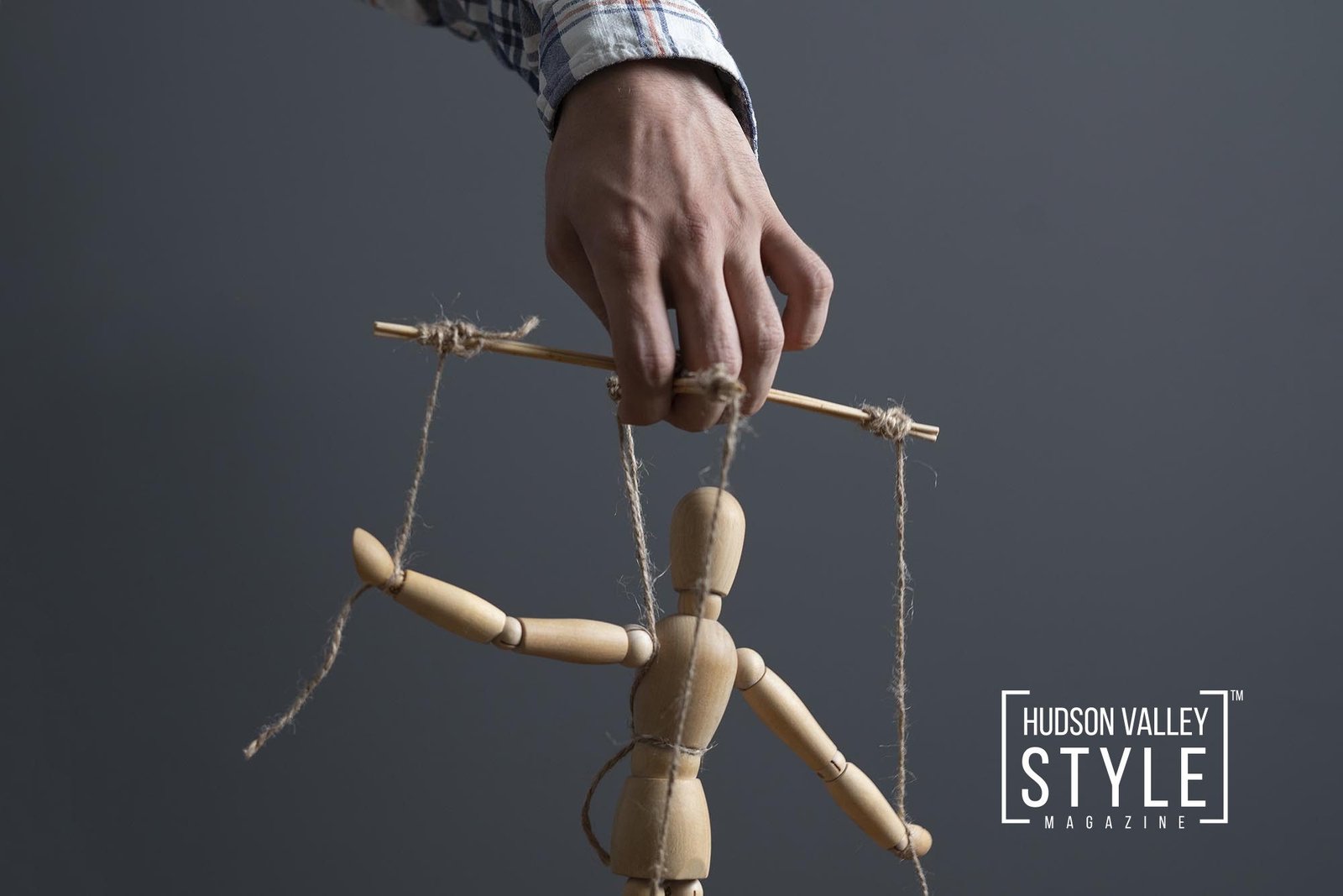 How Corporations Gaslight Consumers Into Submission – Read this Before Your Next Customer Service Call
