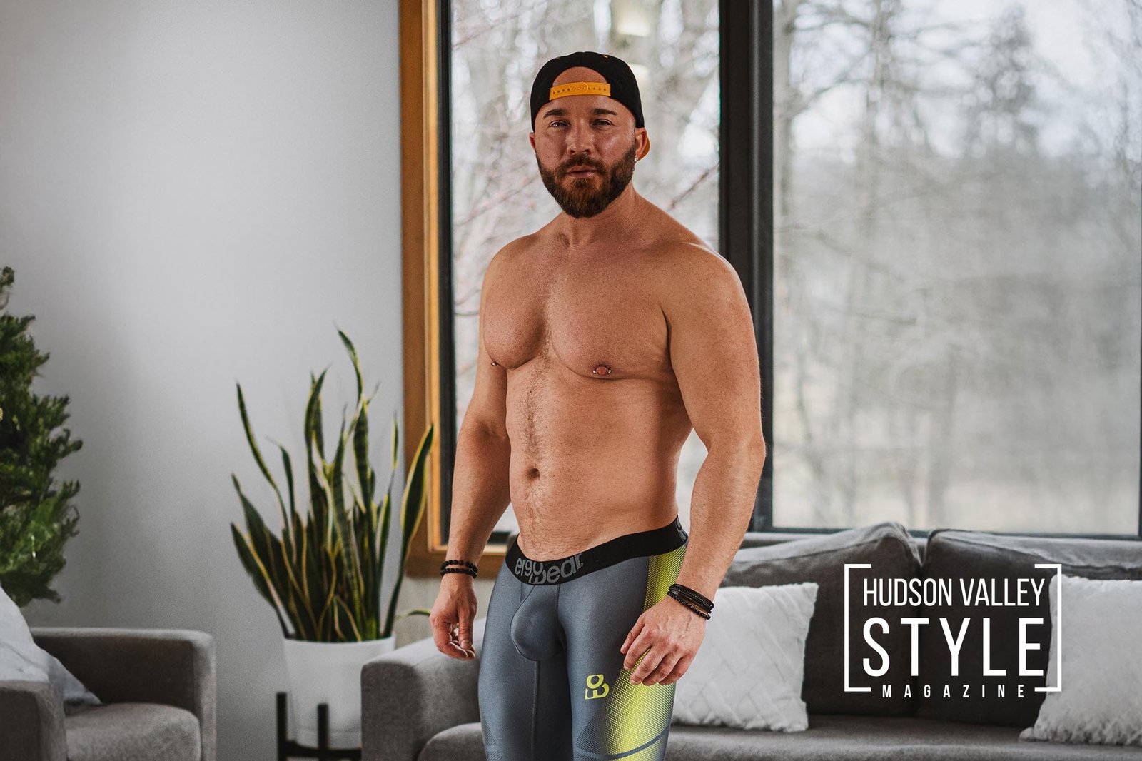 Why Men's Bodybuilding Style Needs to Embrace Leggings with a Pouch—Like, Yesterday – Men's Style with Maxwell Alexander